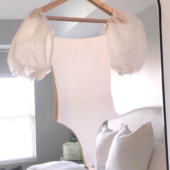 ASTR The Label Puff Sleeve Bodysuit - Picture 6 of 8